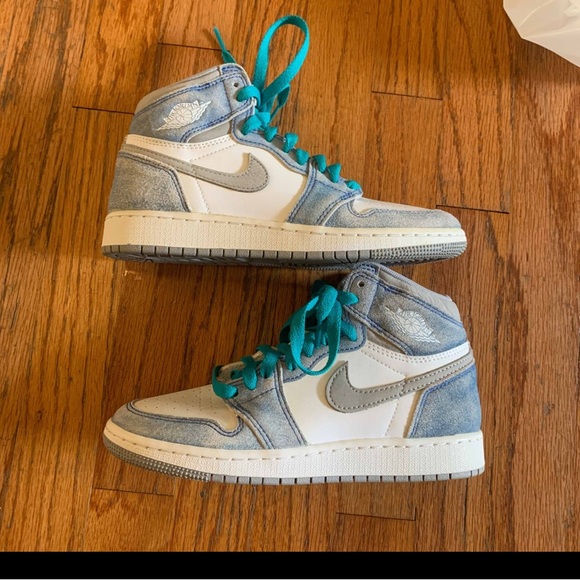 hyper royal jordan 1 size 5.5